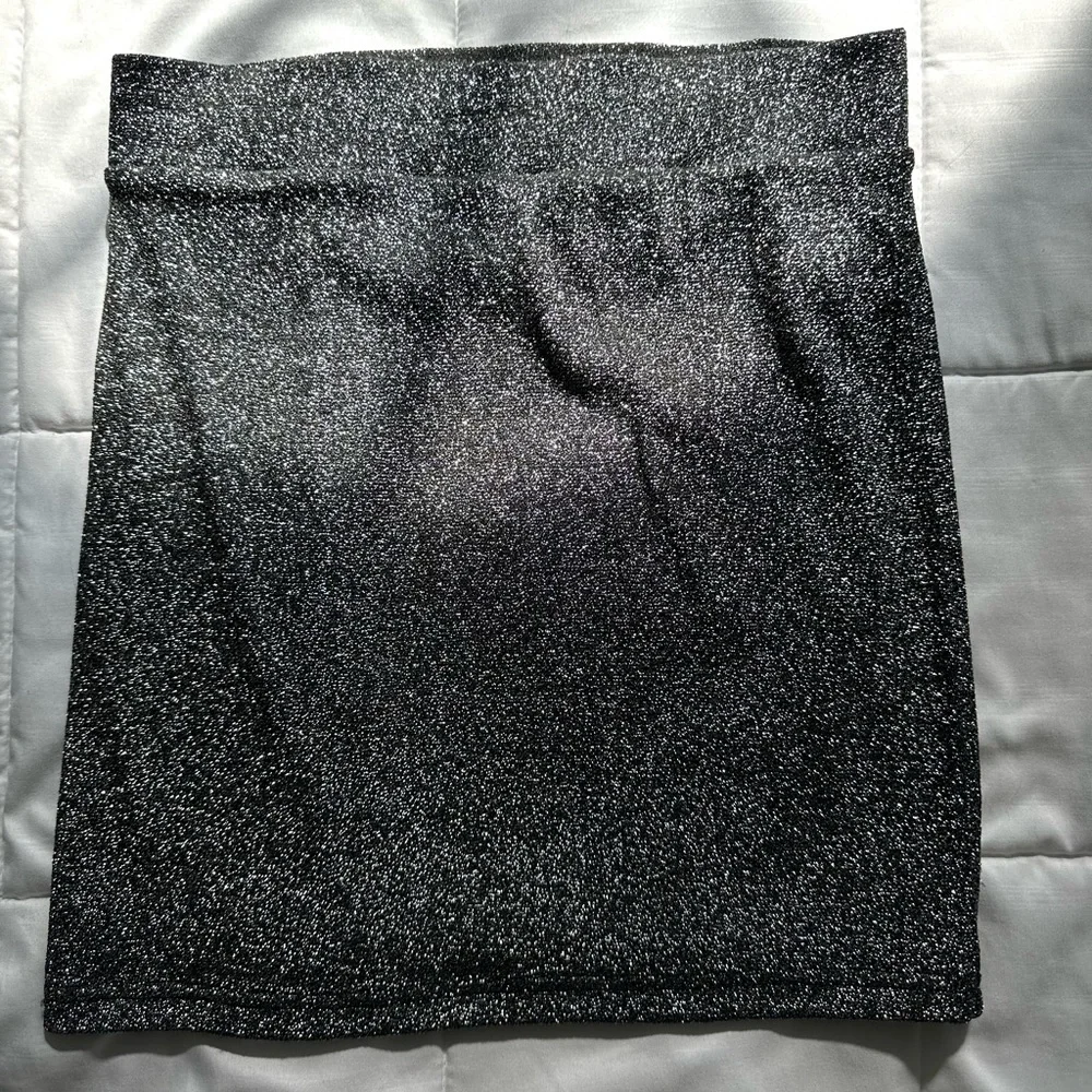 Mini skirt - Picture 3 of 4